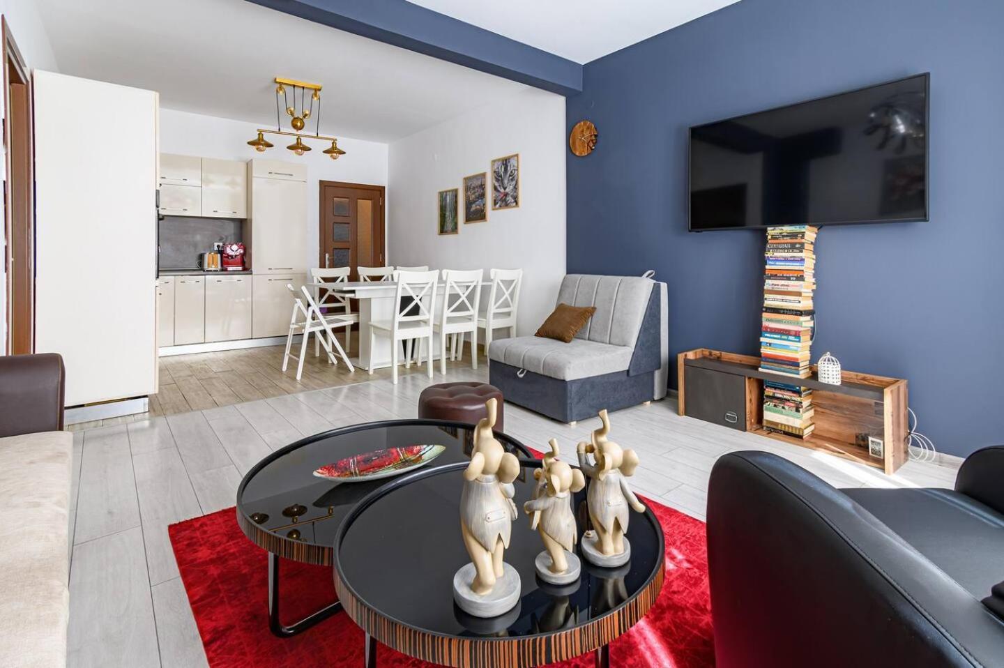 Апартаменты 10 Seconds Away From The Main Street, Free Secured Parking София Экстерьер фото