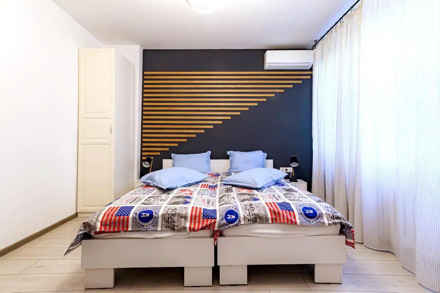 Апартаменты 10 Seconds Away From The Main Street, Free Secured Parking София Экстерьер фото