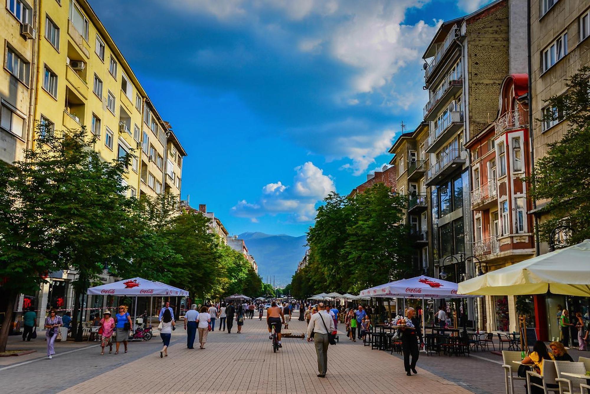 Апартаменты 10 Seconds Away From The Main Street, Free Secured Parking София Экстерьер фото